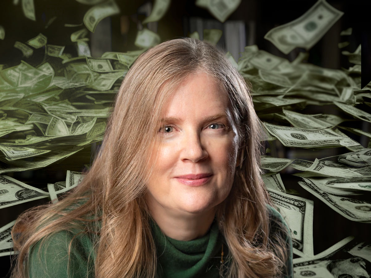 Suzanne Collins earn money.
